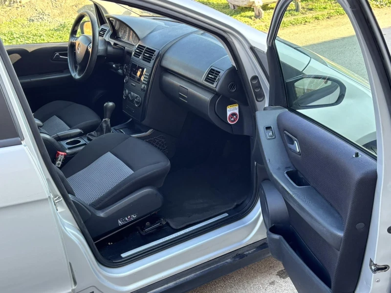 Mercedes-Benz A 180, снимка 6 - Автомобили и джипове - 52809771