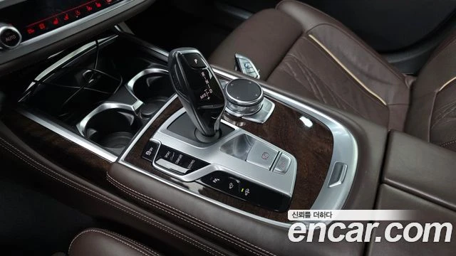 BMW 750, снимка 9 - Автомобили и джипове - 56077779
