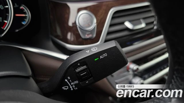 BMW 750, снимка 17 - Автомобили и джипове - 56077779