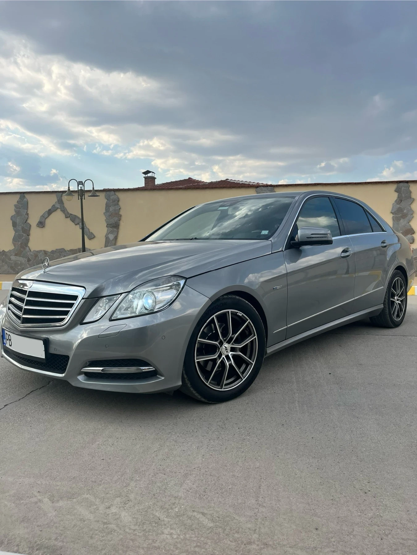 Mercedes-Benz E 220  - изображение 3