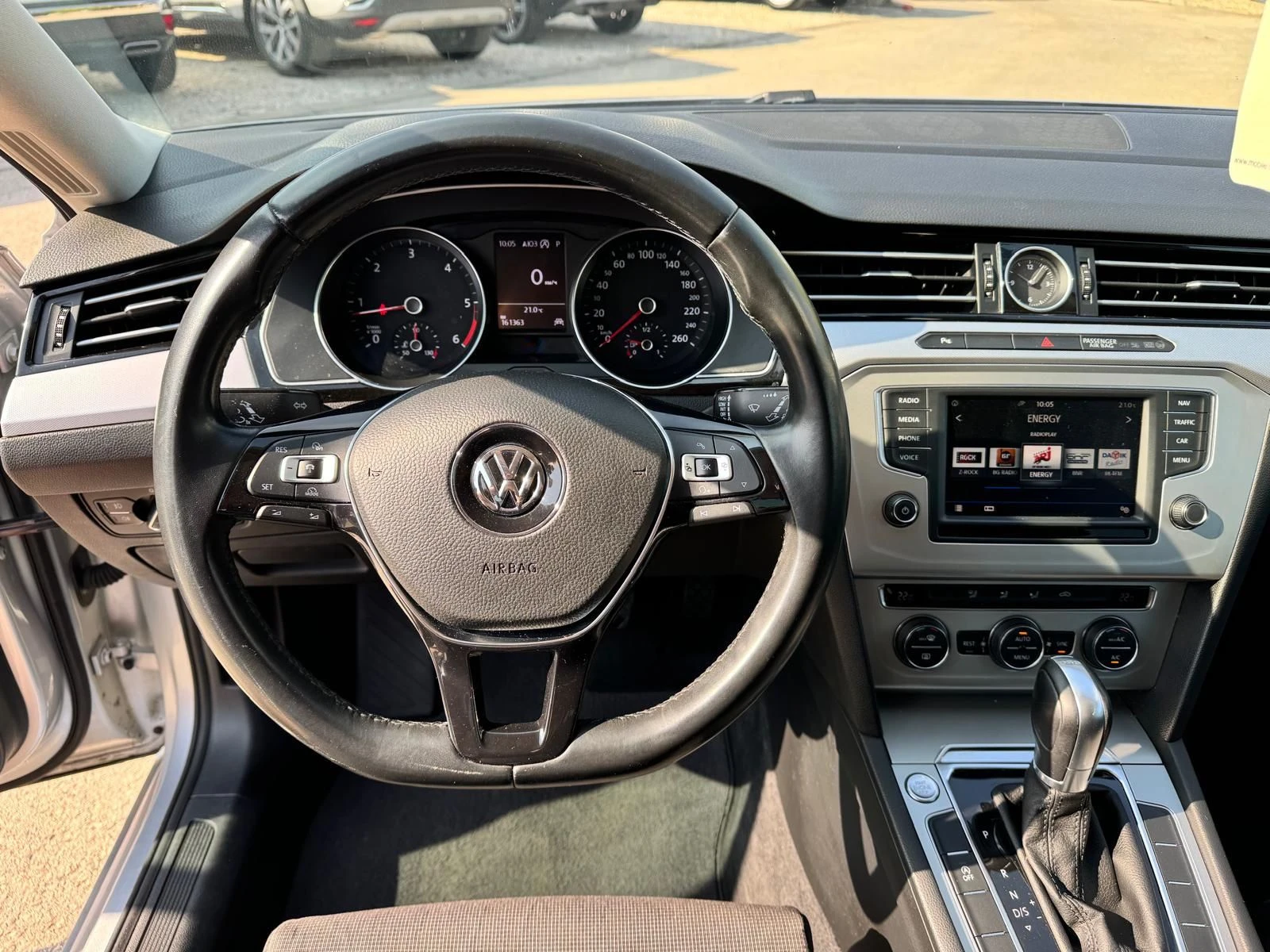 VW Passat 1.6TDI 120к.с 7ск. NAVI  - изображение 8