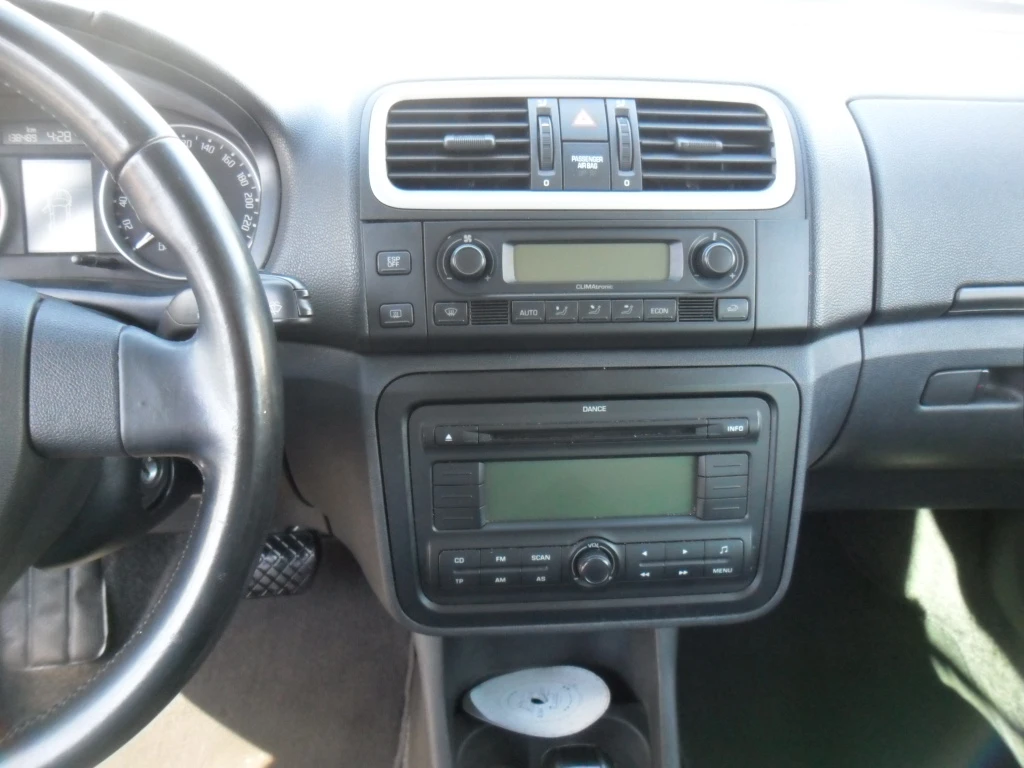 Skoda Fabia 1.6i Sport AVTOMAT - изображение 10