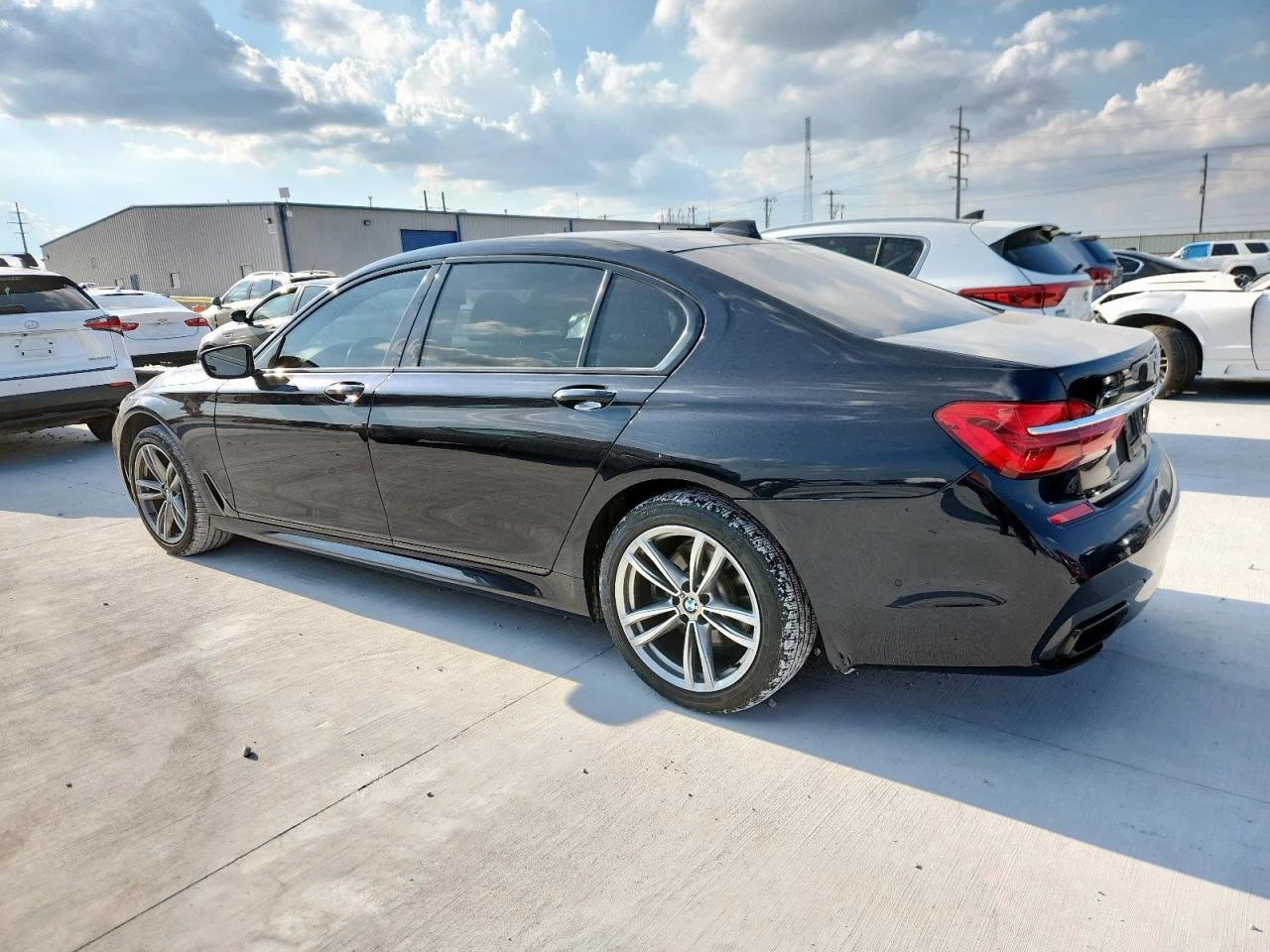 BMW 750 M* SPORT* ДИГИТАЛНО* ТАБЛО* ПОДГРЕВ* КАМЕРА* КЕЙЛЕ - изображение 4
