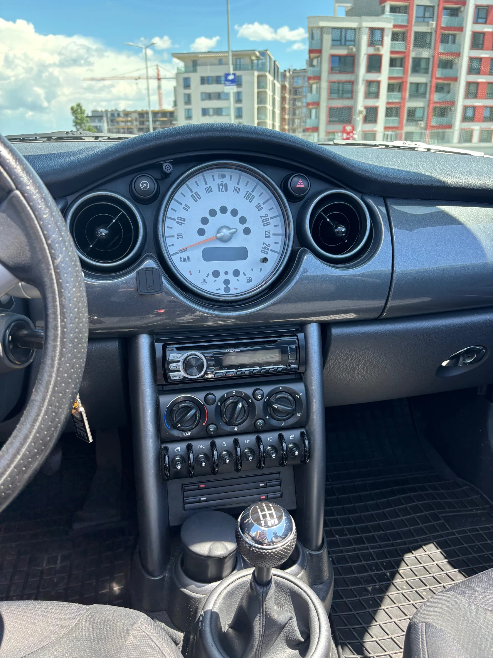 Mini One cabrio  - изображение 10