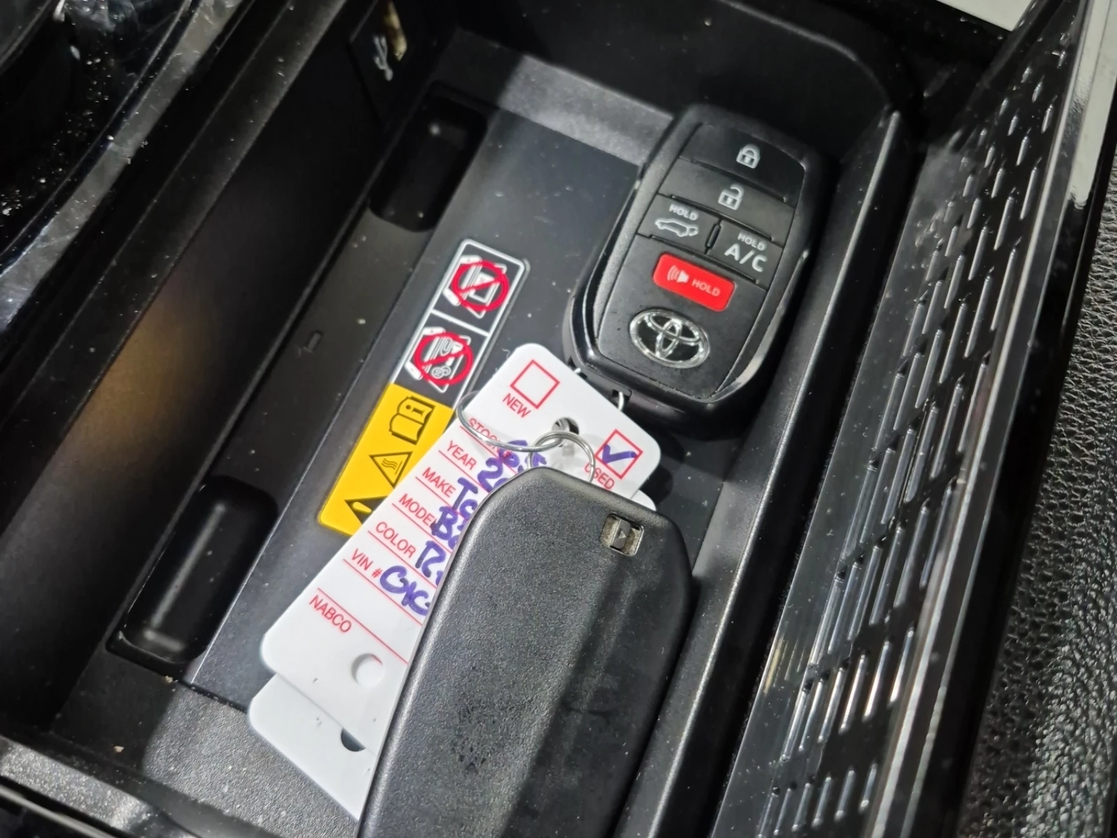 Toyota bZ4X XLE AWD | Mobile.bg � ����������� 14