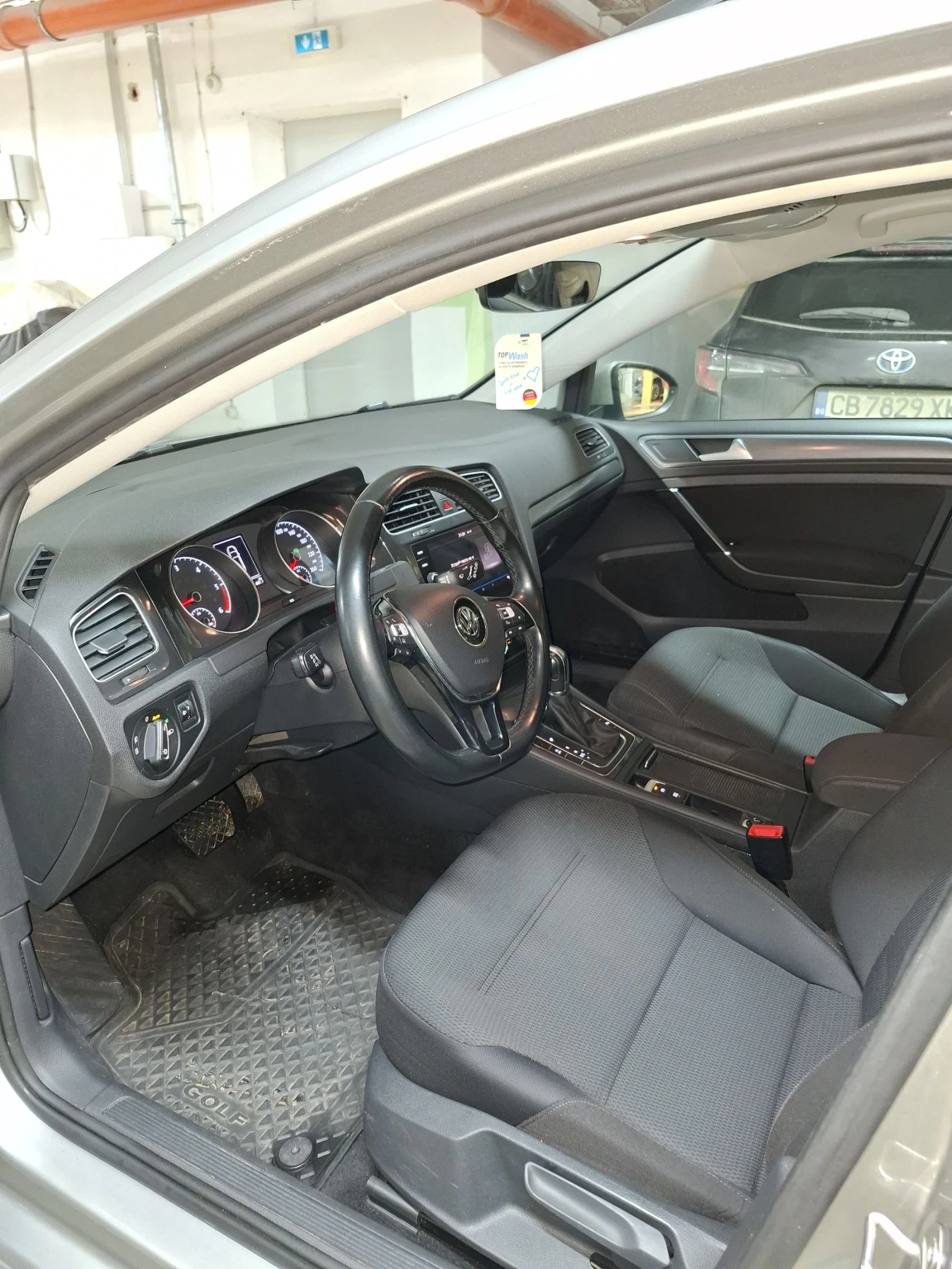 VW Golf 1.6TDI DSG АВТОМАТИК, РЕАЛНИ 149К КМ ОТ PORSCHE BG, снимка 11 - Автомобили и джипове - 53790934