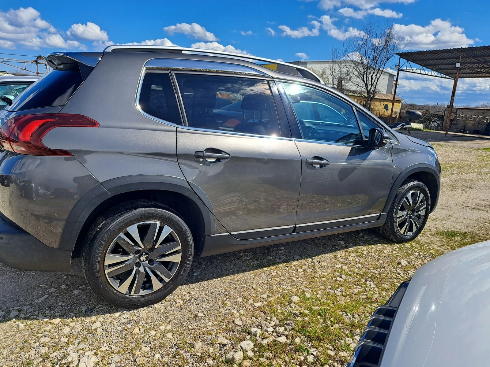 Peugeot 2008 Бензин 110 к. , снимка 6 - Автомобили и джипове - 54181759