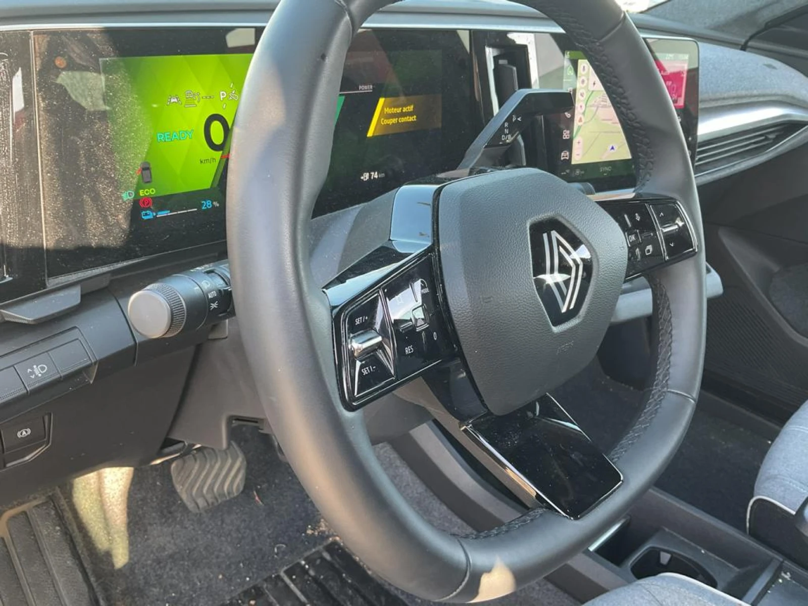 Renault Scenic E-Tech Evolution, снимка 6 - Автомобили и джипове - 54252355