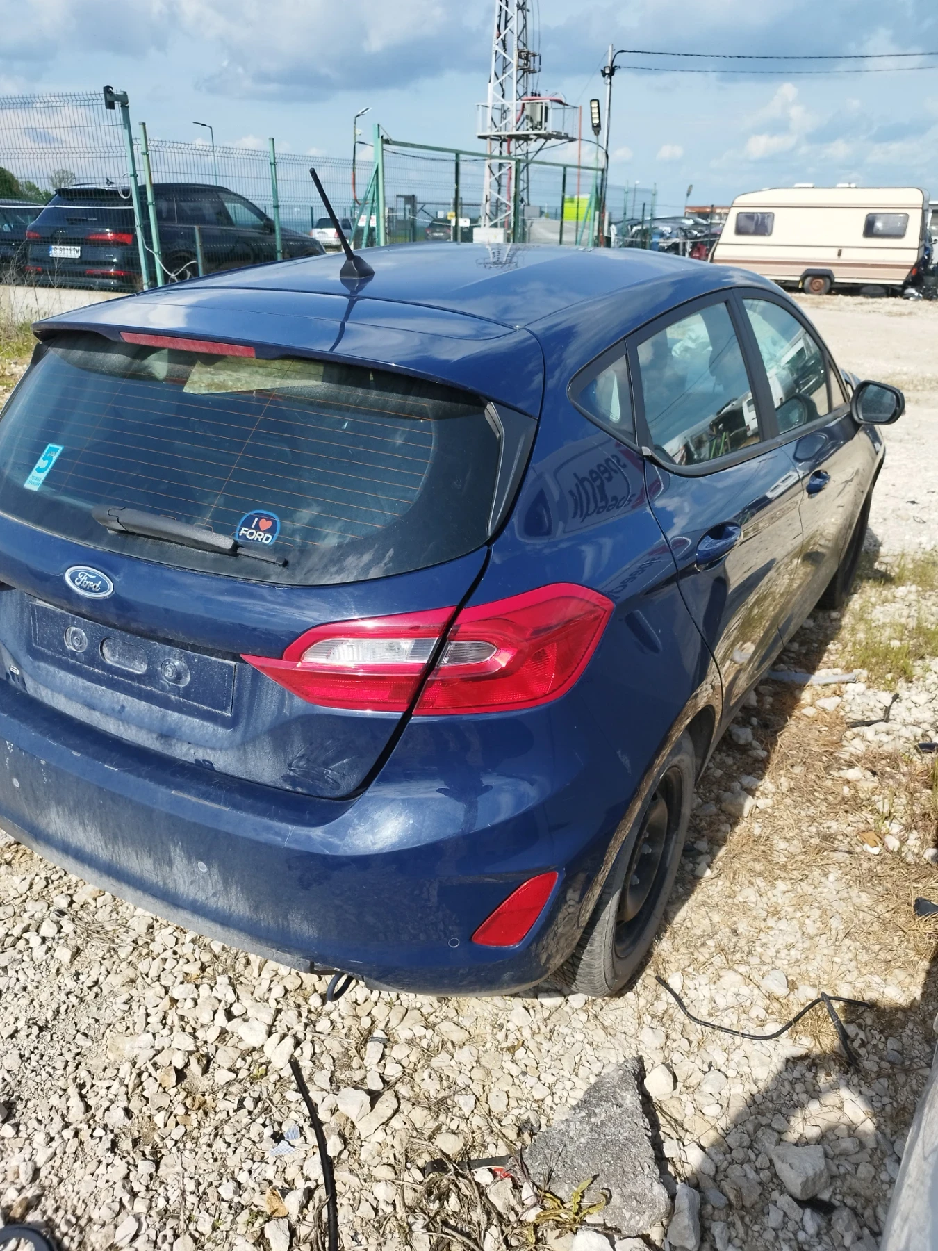 Ford Fiesta 1.1Ti-VCT  XYJE, снимка 2 - Автомобили и джипове - 54630293