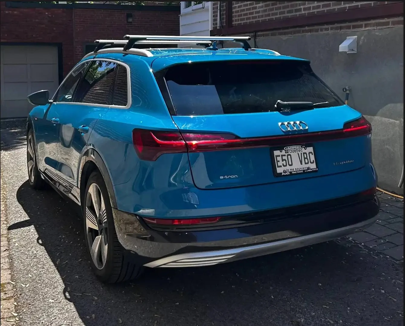 Audi E-Tron Technik CARFAX АВТО КРЕДИТ ЦЕНА ДО БЪЛГАРИЯ , снимка 4 - Автомобили и джипове - 54739118
