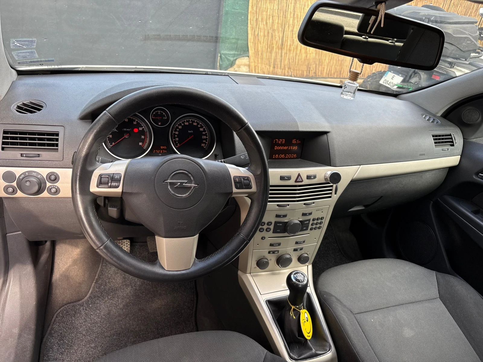 Opel Astra 1.4 бензин, 2007 година, снимка 8 - Автомобили и джипове - 54961956