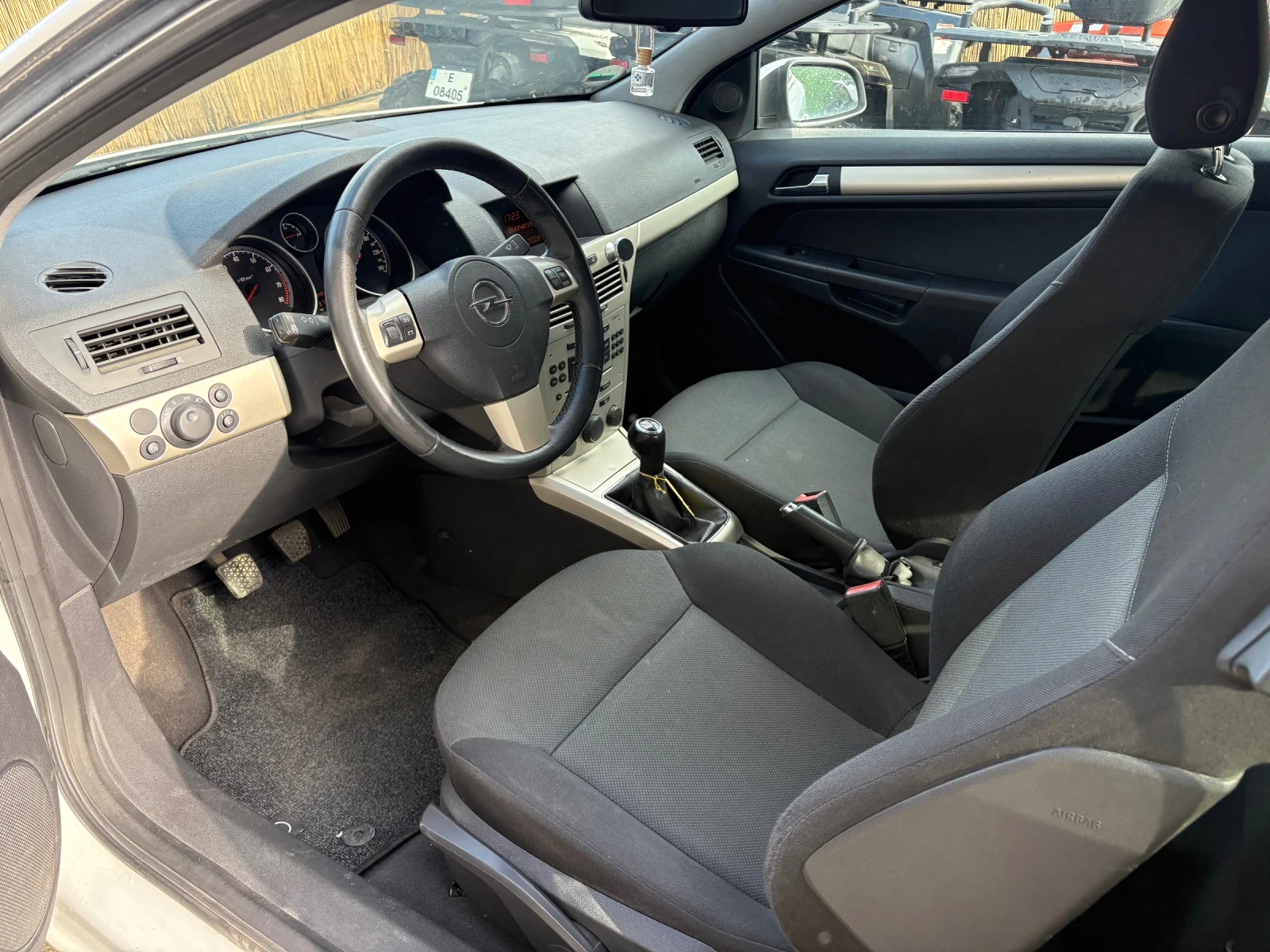 Opel Astra 1.4 бензин, 2007 година, снимка 9 - Автомобили и джипове - 54961956