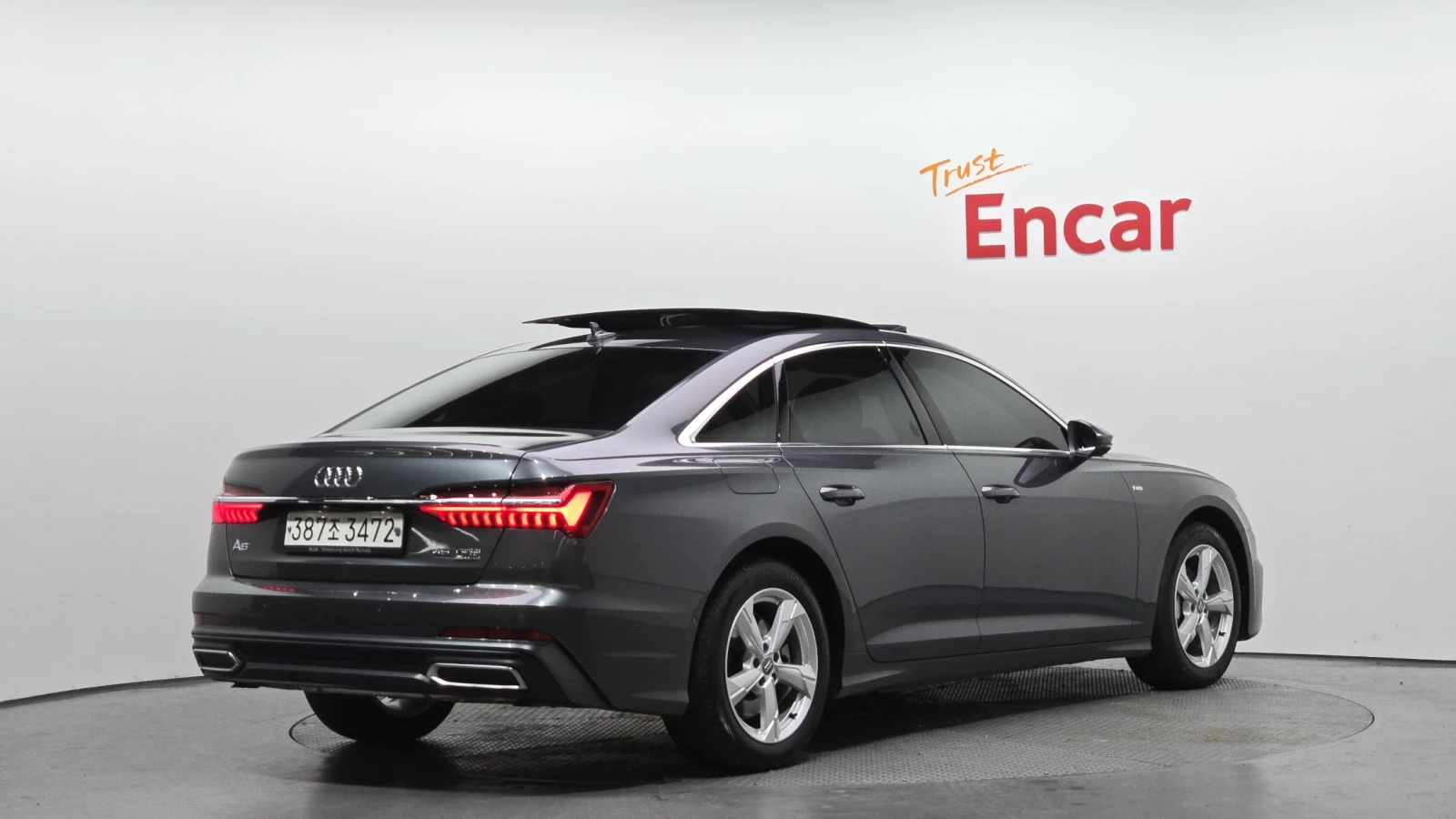 Audi A6 45 TFSI quattro* BLIND SPOT* 360* ЛЮК* КРАЙНА ЦЕНА, снимка 2 - Автомобили и джипове - 55435620