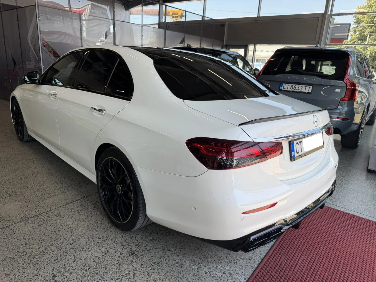 Mercedes-Benz E 220 AMG* 9G, снимка 4 - Автомобили и джипове - 55719334