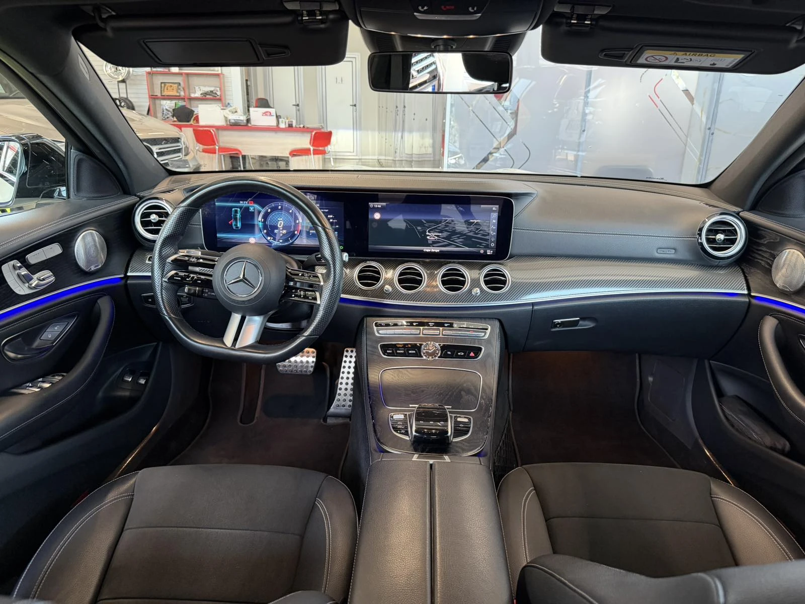 Mercedes-Benz E 220 AMG* 9G, снимка 8 - Автомобили и джипове - 55719334
