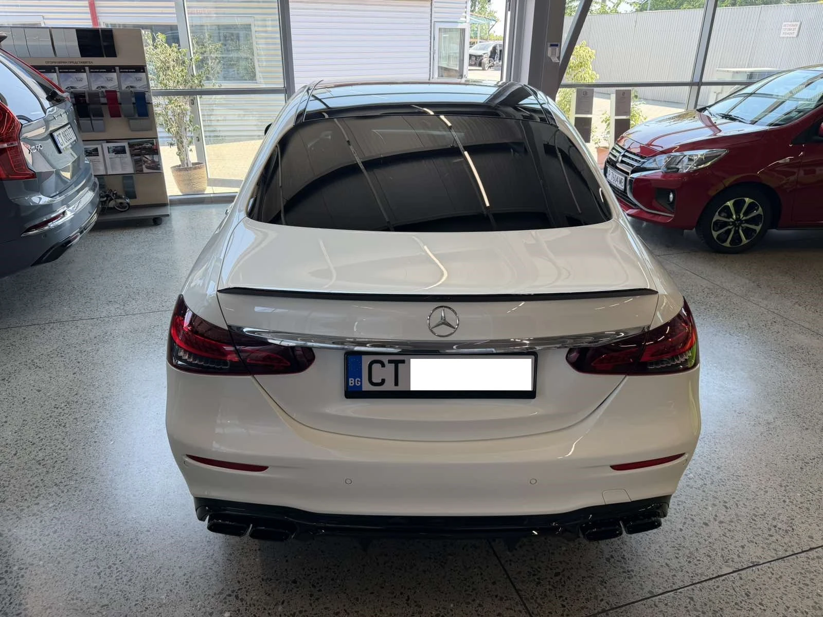 Mercedes-Benz E 220 AMG* 9G, снимка 5 - Автомобили и джипове - 55719334