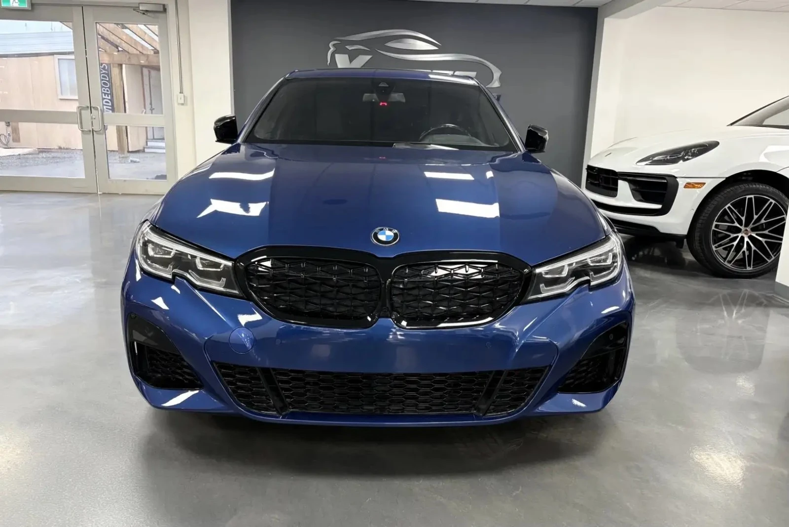BMW 340 М* LASER* HUD* HARMAN* CARBON* ADAPTIVE* DIS* КРАЙ, снимка 2 - Автомобили и джипове - 56117662