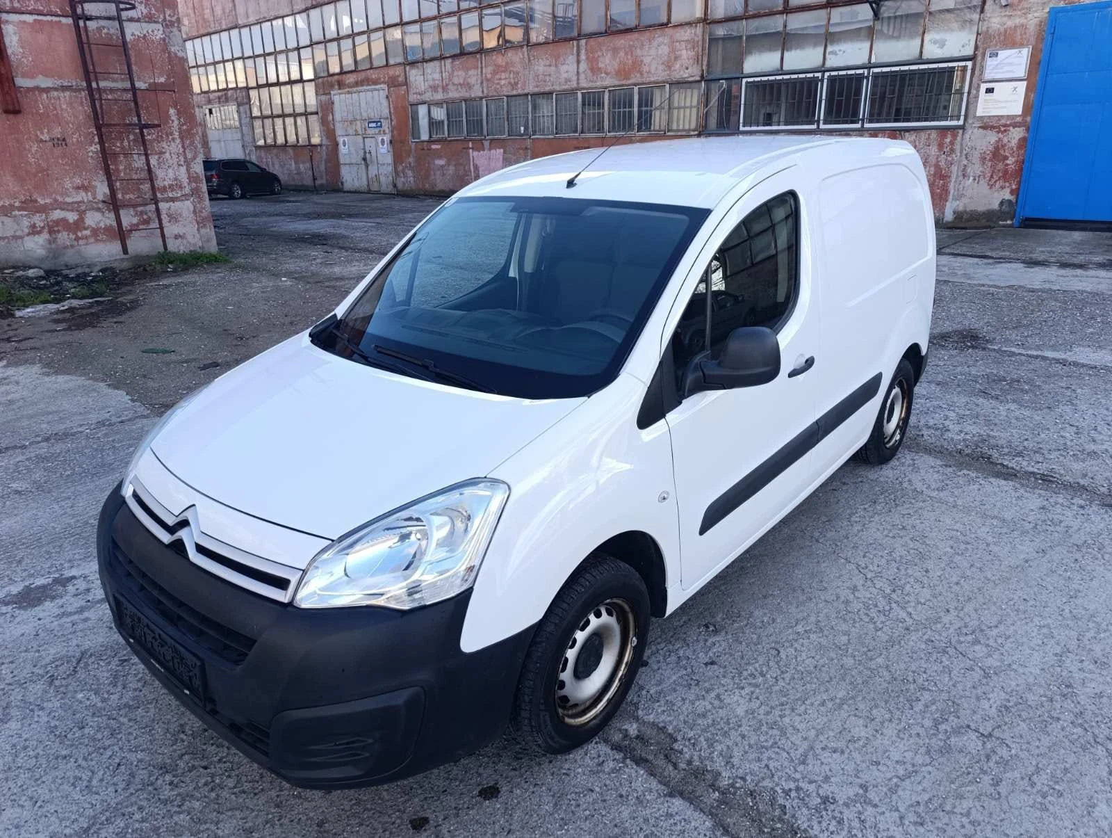Citroen Berlingo 1.6 Пикап, снимка 14 - Автомобили и джипове - 56144662