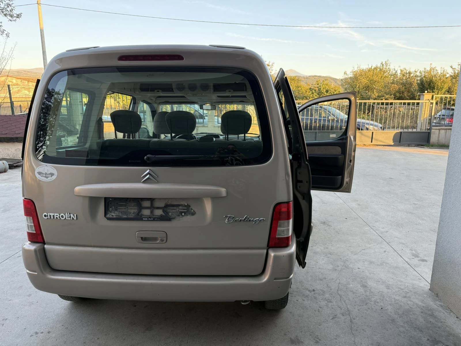 Citroen Berlingo, снимка 2 - Автомобили и джипове - 56334323