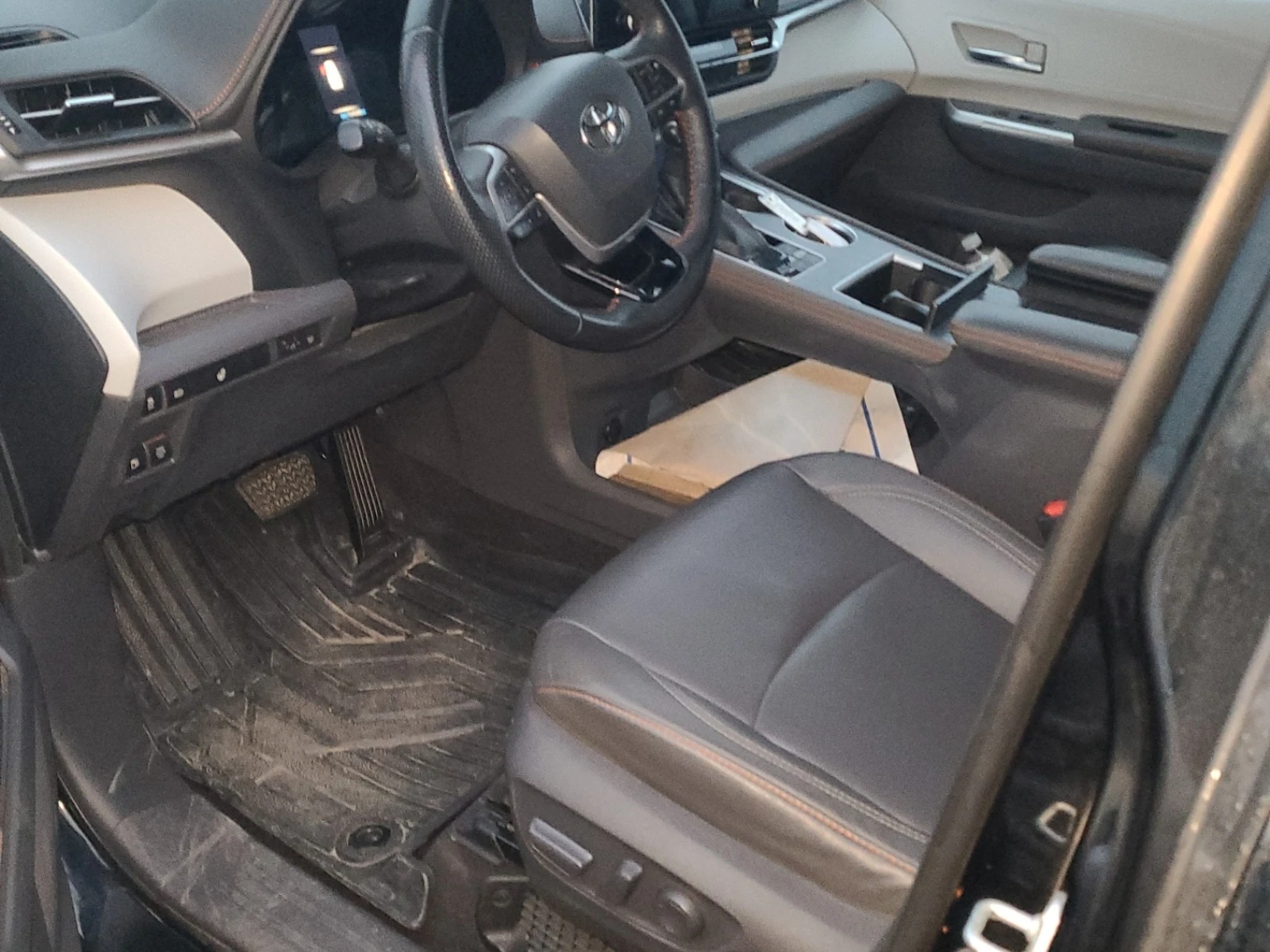 Toyota Sienna AWD* �������* �����. �����* �������*  | Mobile.bg � ����������� 5
