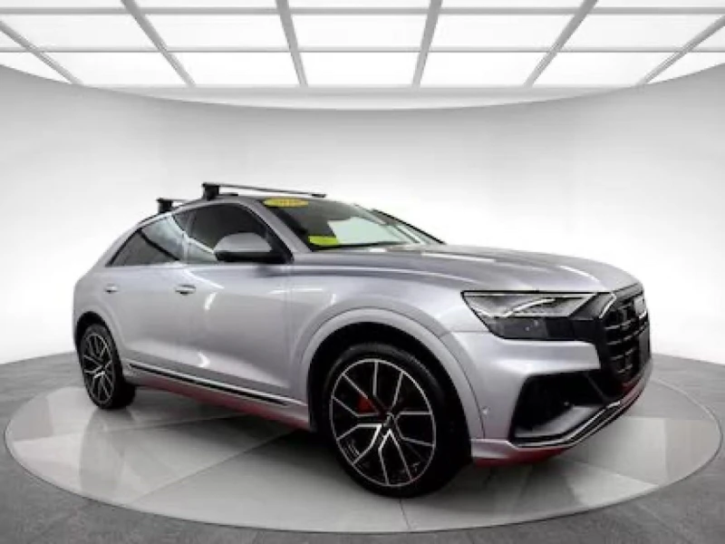 Audi Q8 B&O/PANORAMA/360 CAMERA/NAVI/LANE ASSIST/KEYLESS, снимка 1 - Автомобили и джипове - 48845253