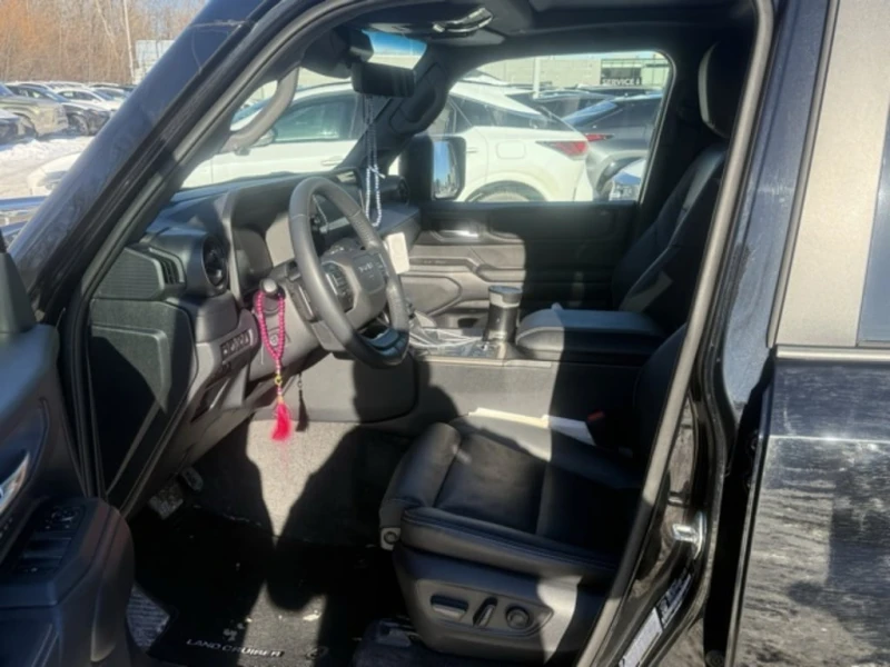 Toyota Land cruiser * 4WD * CARFAX * БЕЗ ПЪРВОНАЧАЛНА ВНОСКА, снимка 4 - Автомобили и джипове - 53421887