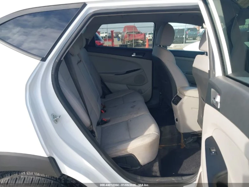 Hyundai Tucson 2.4l Sel, снимка 8 - Автомобили и джипове - 53577495