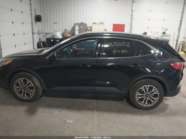 Ford Escape SEL* Камера* Подгреви* Клип на мотора* BUY NOW, снимка 13 - Автомобили и джипове - 53342733