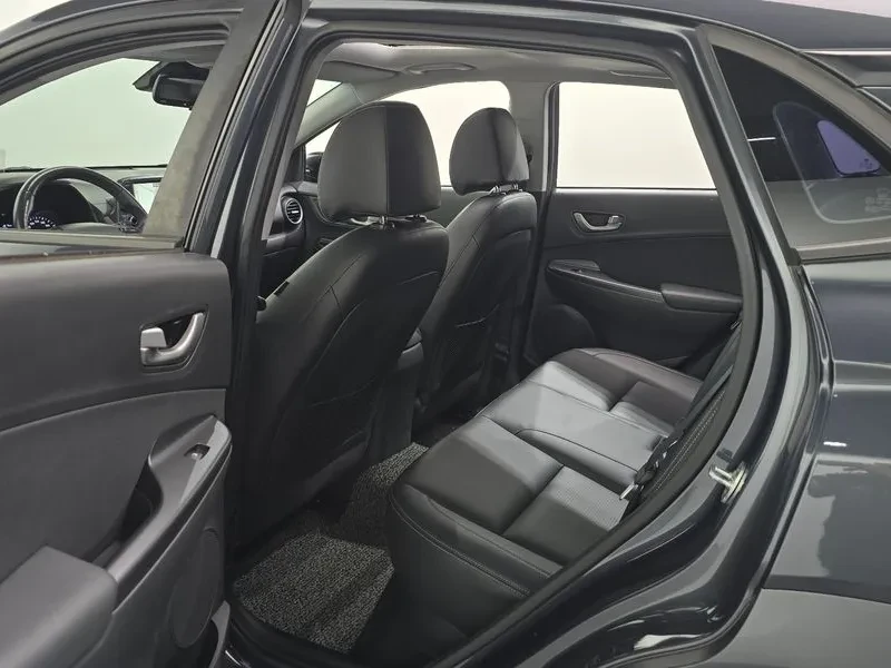 Hyundai Kona 1.6D - САМО 30% АВАНС, снимка 12 - Автомобили и джипове - 56028495