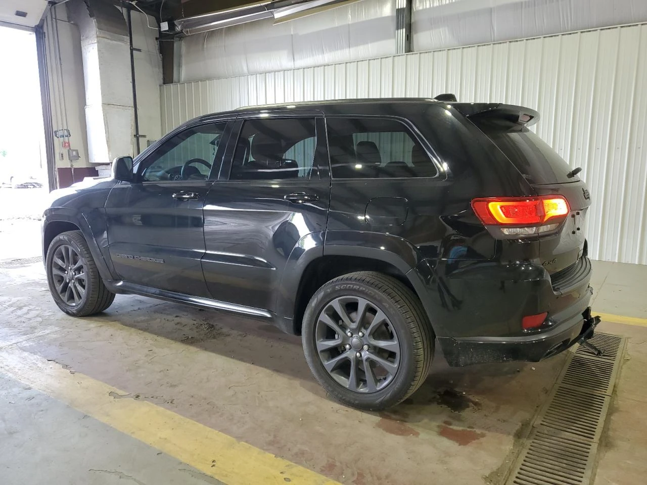 Jeep Grand cherokee OVERLAND Обдух* Harman/Kardon* 8ZF* Дистроник*  - изображение 2