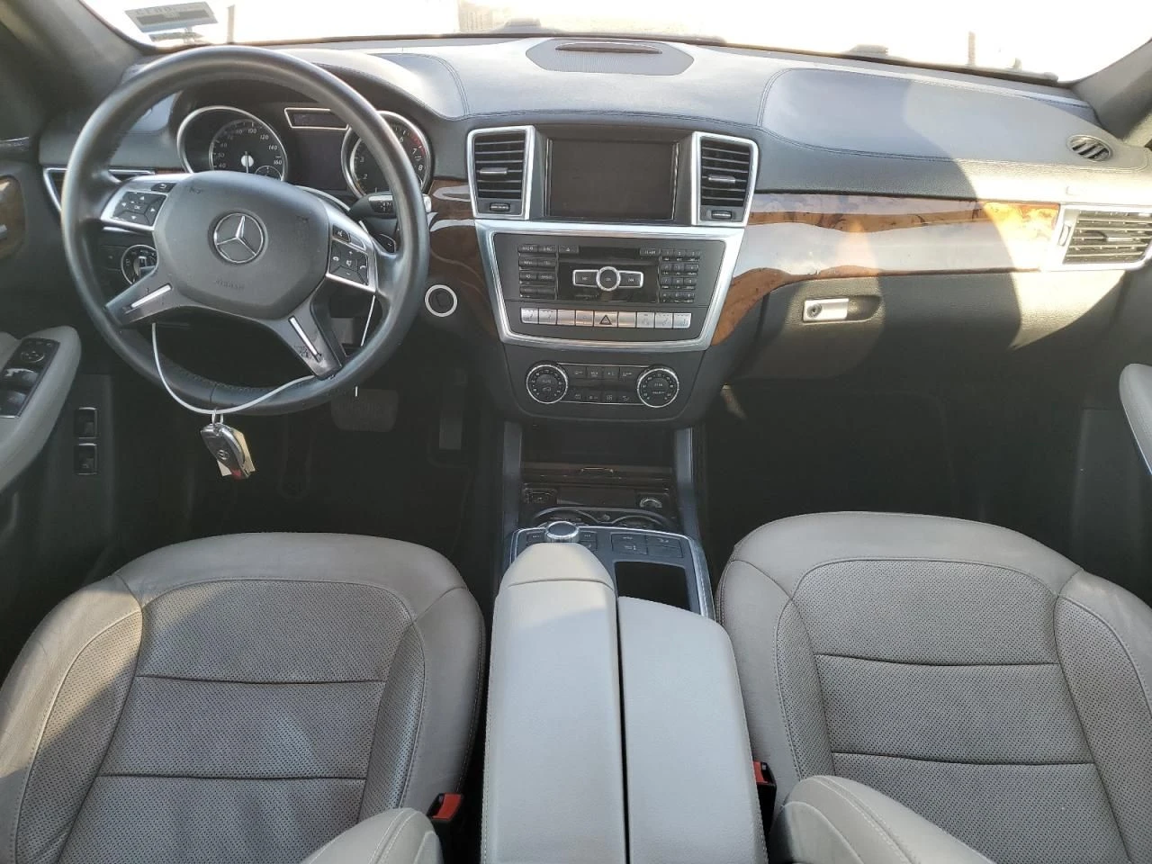 Mercedes-Benz GL 550  - изображение 8