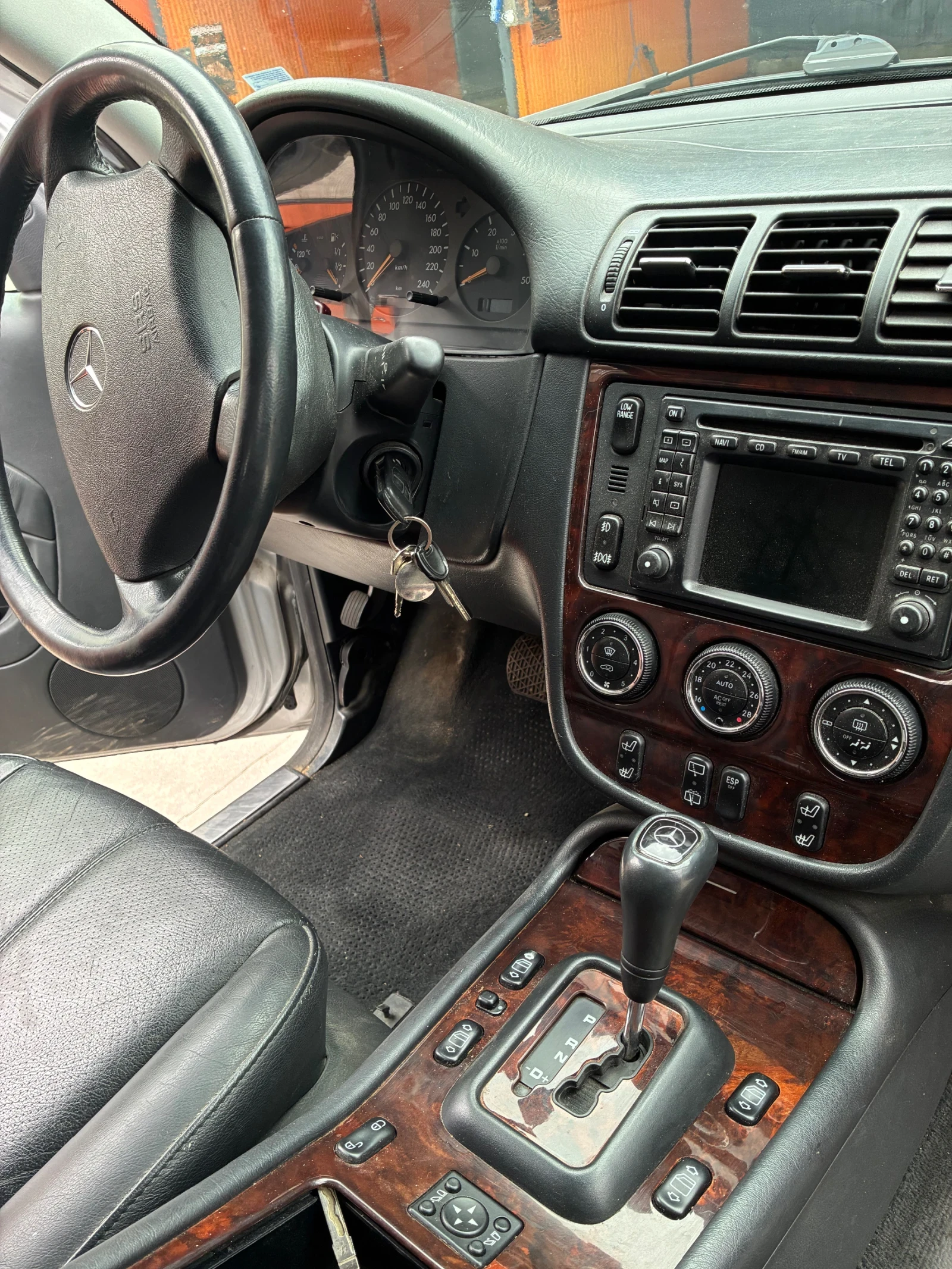 Mercedes-Benz ML 270 2.7 , снимка 8 - Автомобили и джипове - 54376872