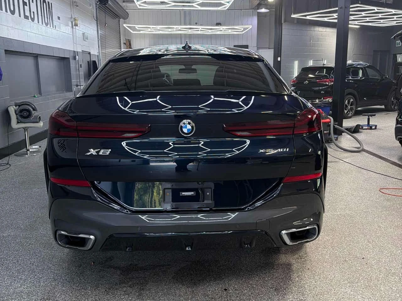 BMW X6 xDrive40i | CARFAX | АВТОКРЕДИТ БЕЗ ПЪРВОНАЧАЛНА , снимка 5 - Автомобили и джипове - 55344002