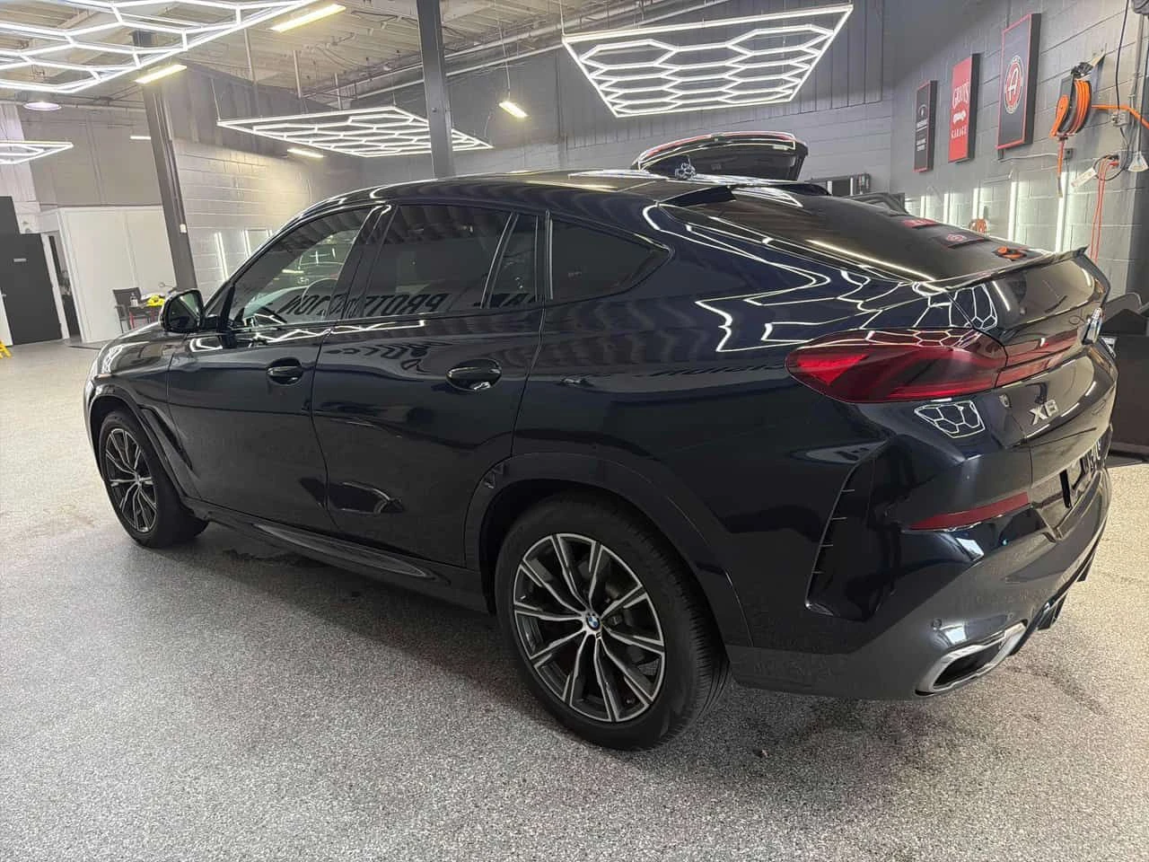 BMW X6 xDrive40i | CARFAX | АВТОКРЕДИТ БЕЗ ПЪРВОНАЧАЛНА , снимка 3 - Автомобили и джипове - 55344002