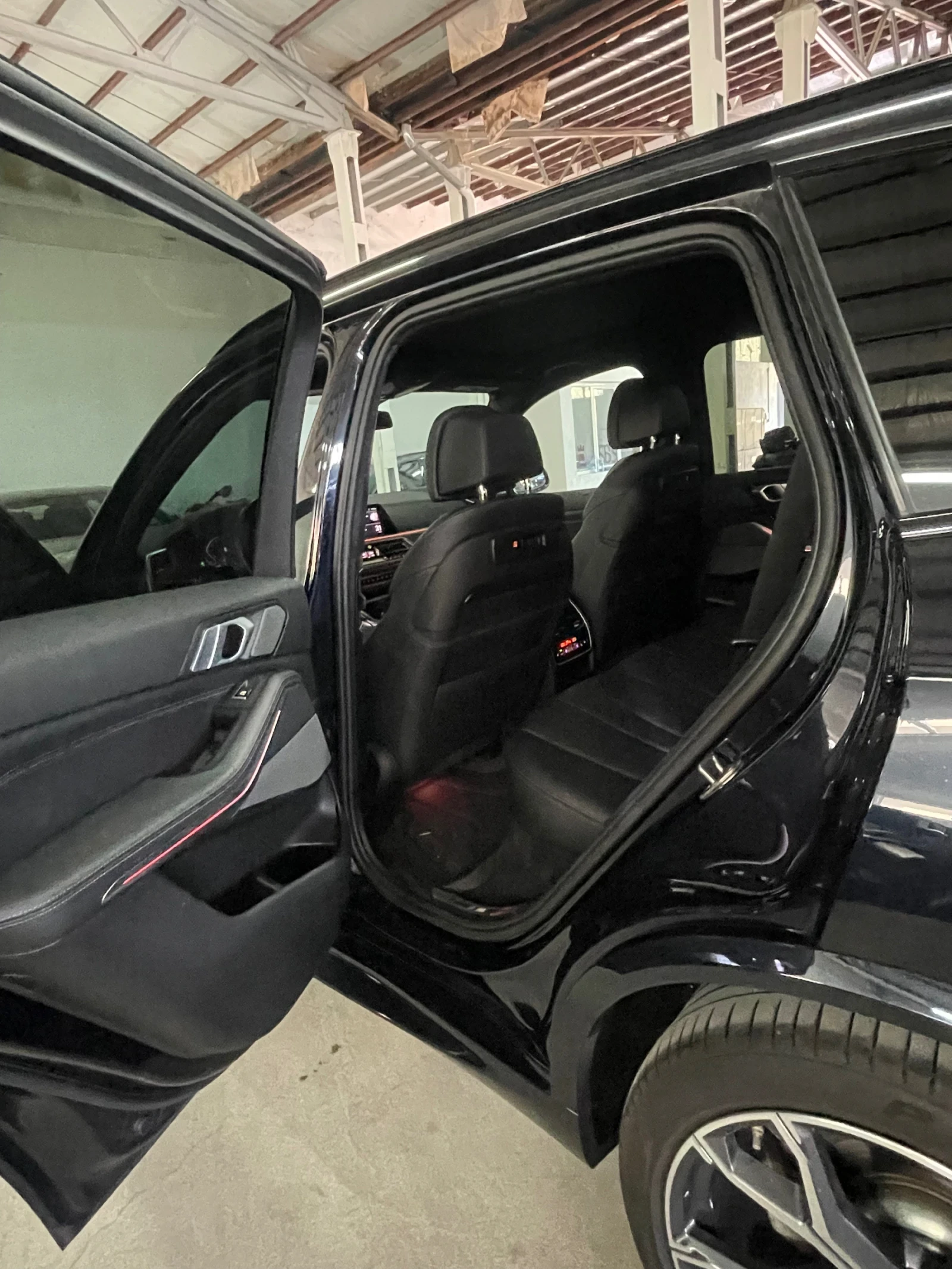 BMW X5 4.0i/Xdr/Mpak/harm/kard/distr/Обдух/панор/360/тегл, снимка 14 - Автомобили и джипове - 55500853