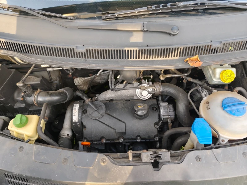 VW T5 1.9 105hp, снимка 10 - Бусове и автобуси - 52503367