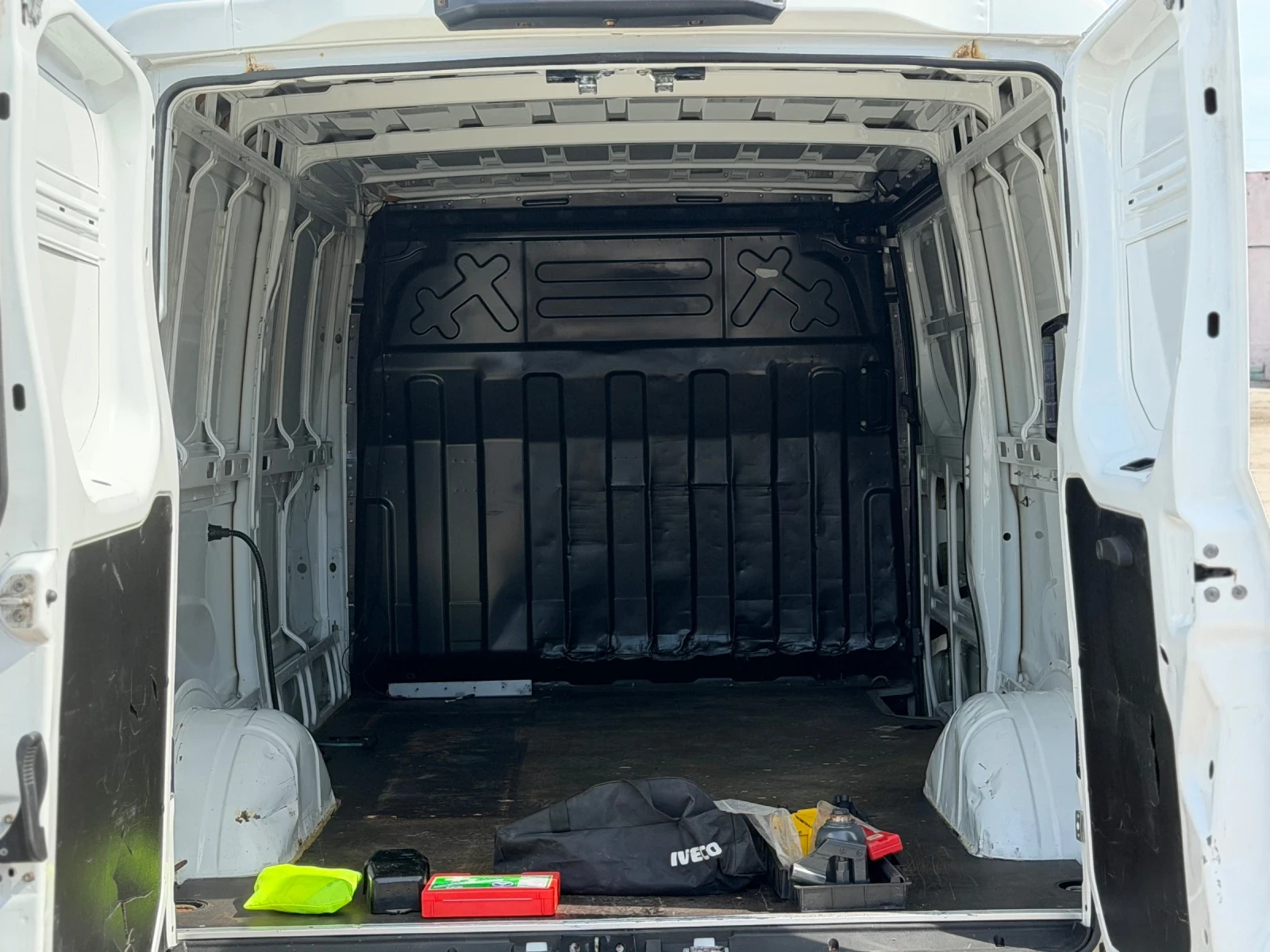 Iveco Daily Tempomat Navi, снимка 7 - Бусове и автобуси - 53990714