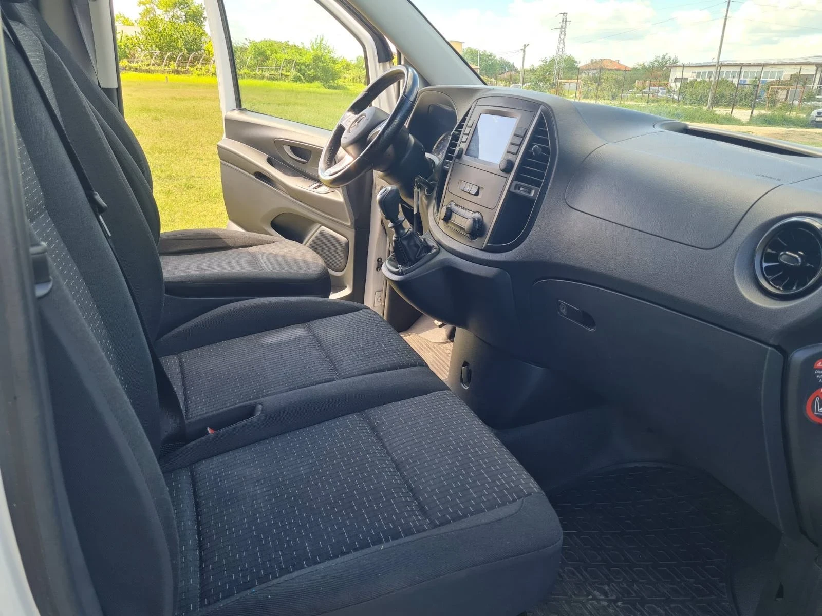 Mercedes-Benz Vito 110 ka/навигация/круиз контрол/парктроник, снимка 14 - Бусове и автобуси - 54723242