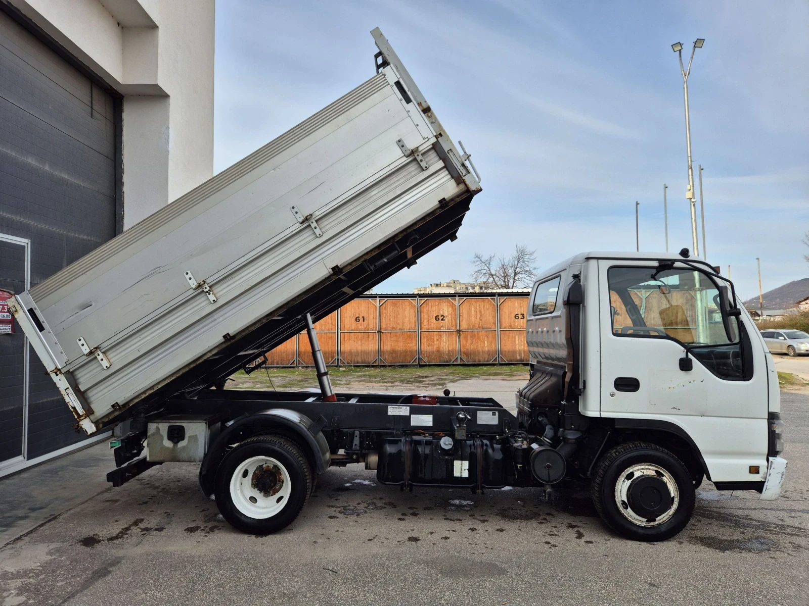 Isuzu Npr * 3.0TD* ITALY* ТРИСТРАНЕН САМОСВАЛ* , снимка 4 - Камиони - 53760299