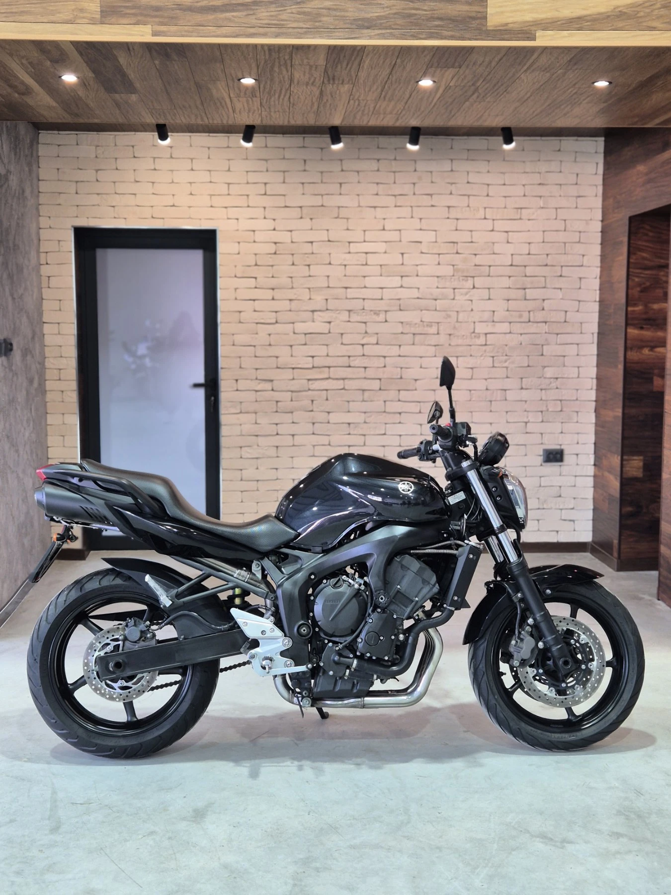 Yamaha FZ6 КАТО НОВ!!! 25000км!!! Нов внос ШВЕЙЦАРИЯ!!!, снимка 2 - Мотоциклети и мототехника - 53976856