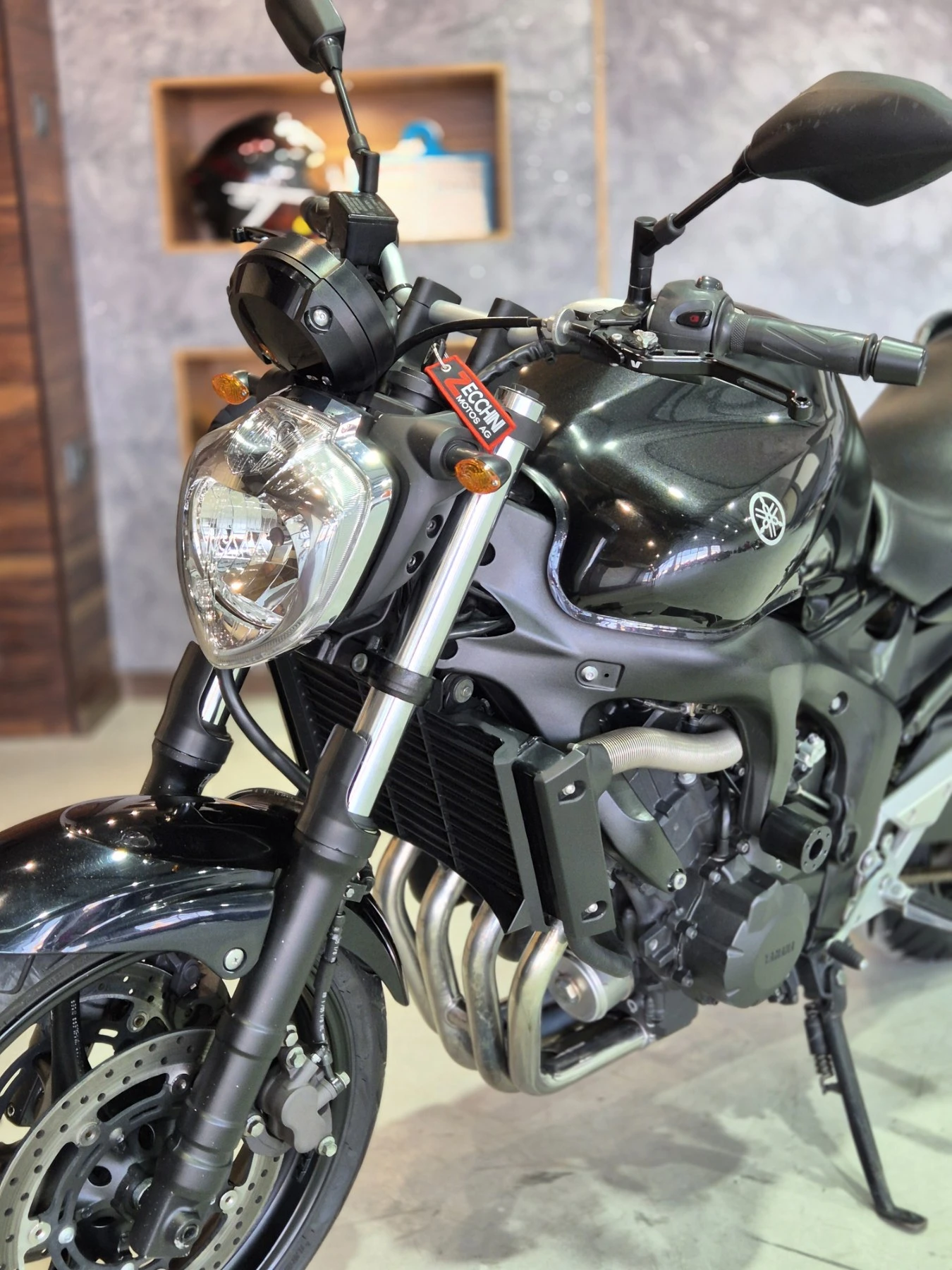 Yamaha FZ6 КАТО НОВ!!! 25000км!!! Нов внос ШВЕЙЦАРИЯ!!!, снимка 9 - Мотоциклети и мототехника - 53976856