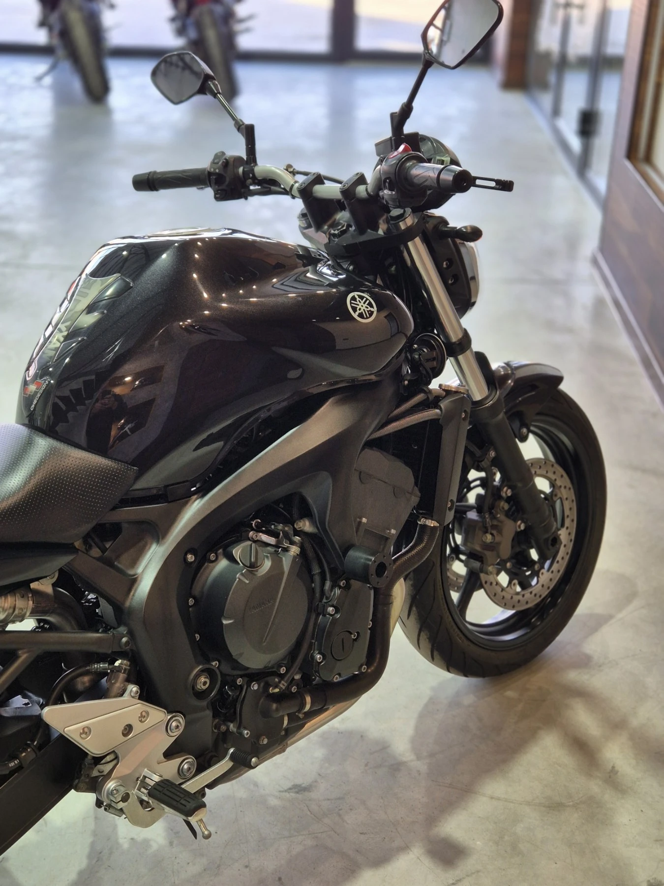 Yamaha FZ6 КАТО НОВ!!! 25000км!!! Нов внос ШВЕЙЦАРИЯ!!!, снимка 8 - Мотоциклети и мототехника - 53976856