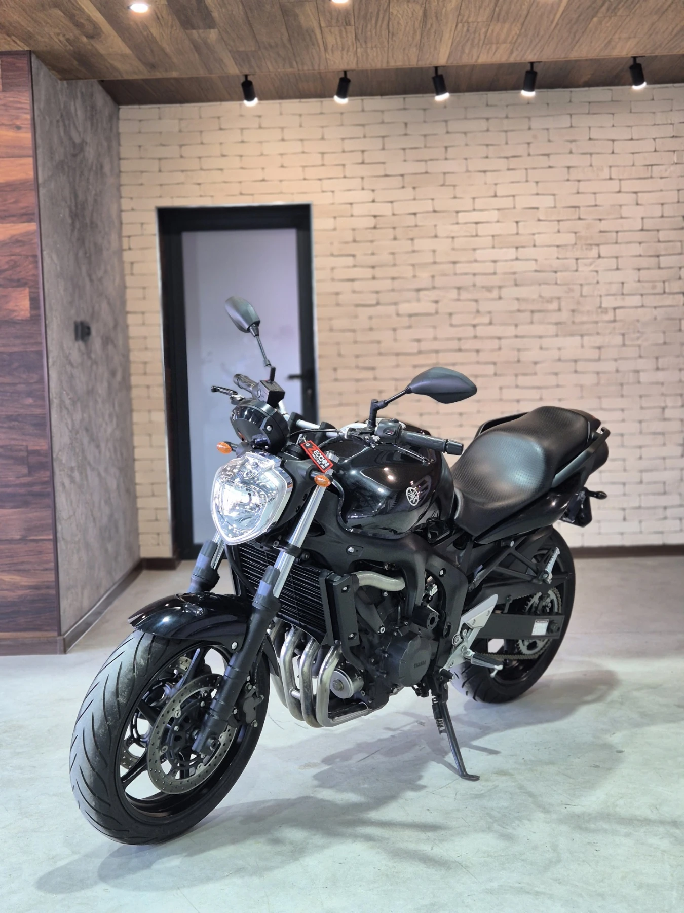 Yamaha FZ6 КАТО НОВ!!! 25000км!!! Нов внос ШВЕЙЦАРИЯ!!!, снимка 4 - Мотоциклети и мототехника - 53976856