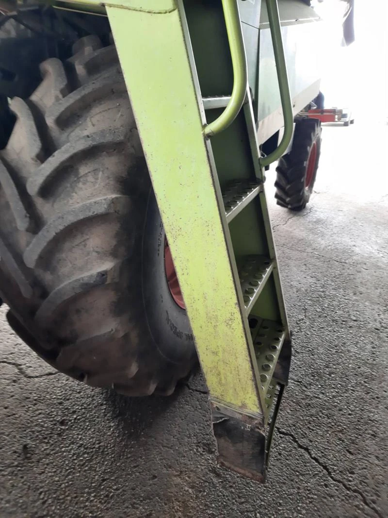 Комбайн Claas MEGA 360, снимка 13 - Селскостопанска техника - 37096778