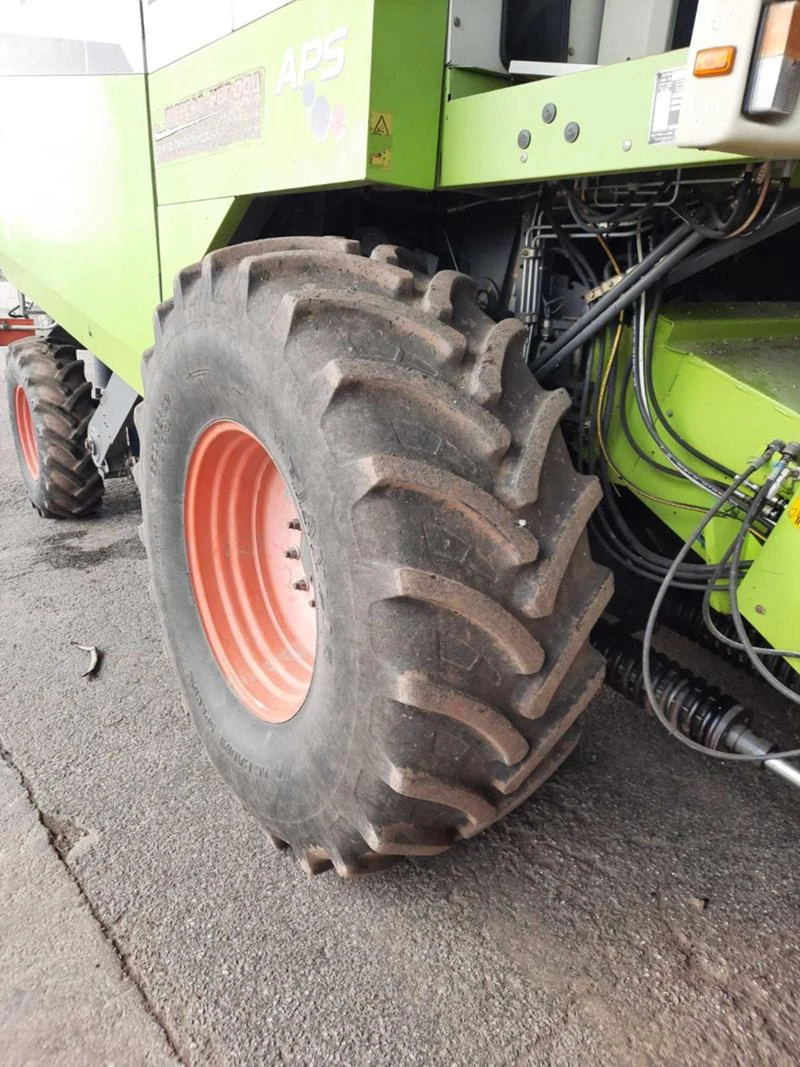 Комбайн Claas MEGA 360, снимка 14 - Селскостопанска техника - 37096778