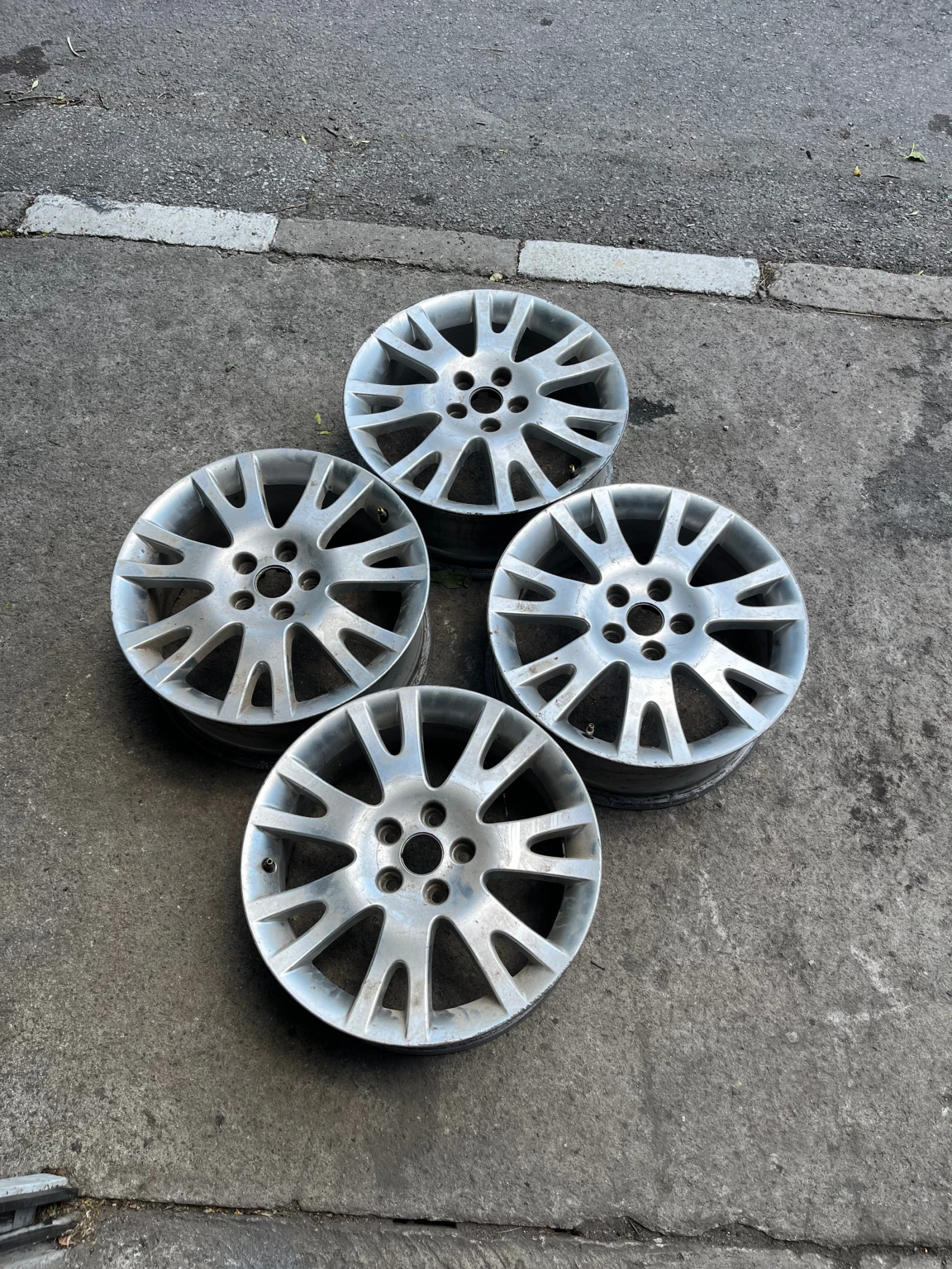 Джанти за Renault, снимка 2 - Гуми и джанти - 55174637