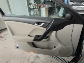 Honda Accord 2.0* Premium, снимка 15