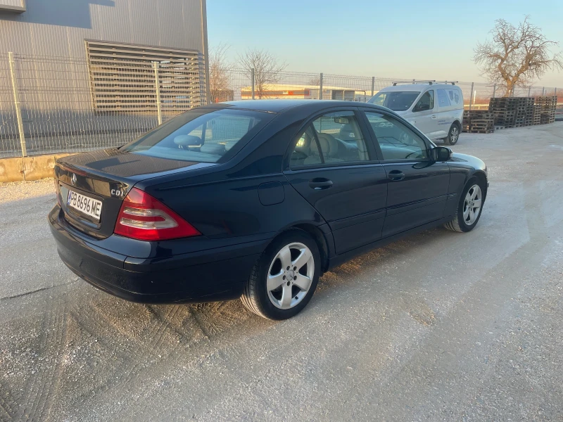 Mercedes-Benz C 200 Реални километри, снимка 4 - Автомобили и джипове - 49362955