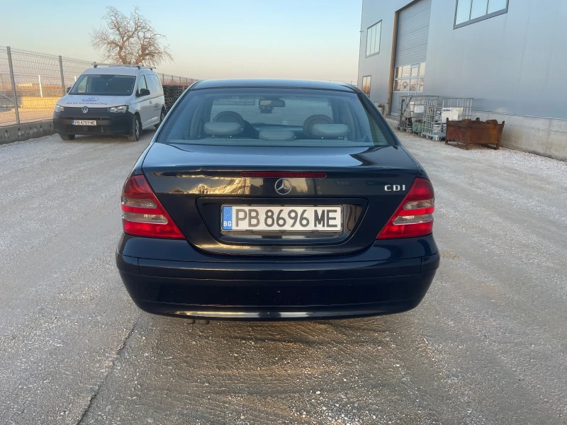 Mercedes-Benz C 200 Реални километри, снимка 3 - Автомобили и джипове - 49362955