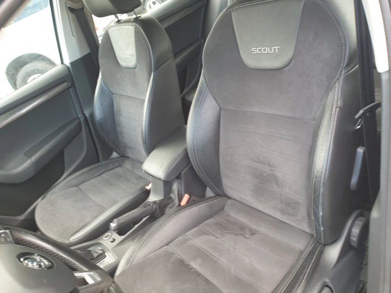 Skoda Octavia SCAUT, снимка 11 - Автомобили и джипове - 50415438